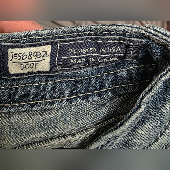 Miss Me Jeans Back Pocket Detailing Size 27 Western Cowgirl Flair - Picture 10 of 10